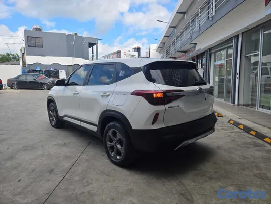 2022 Kia Seltos — foto 6 / 19
