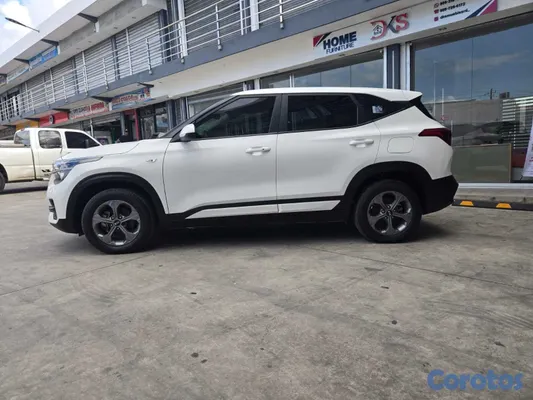 2022 Kia Seltos — foto 17 / 19