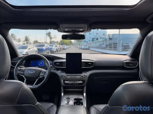 2020 Ford Explorer — foto 6 / 9