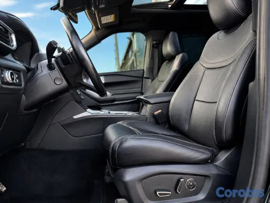 2020 Ford Explorer — foto 7 / 9