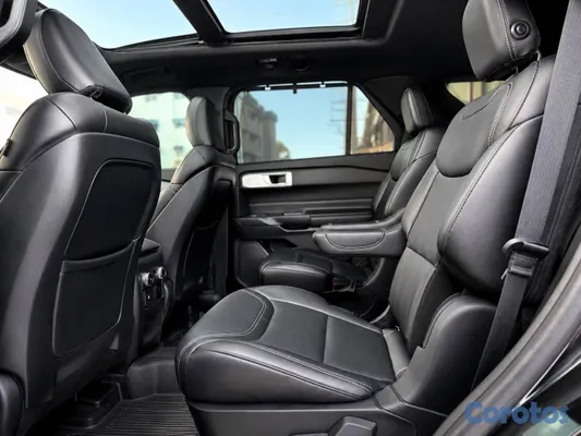 2020 Ford Explorer — foto 8 / 9