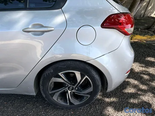 2016 Kia Forte — foto 2 / 9