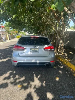 2016 Kia Forte — foto 4 / 9