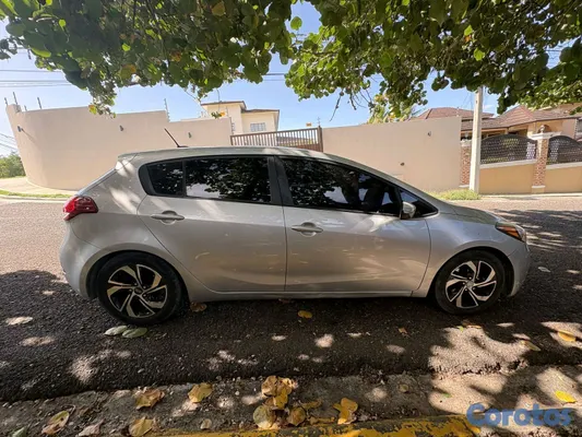 2016 Kia Forte — foto 8 / 9