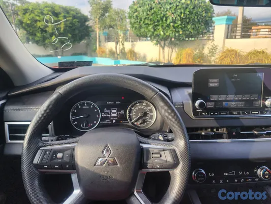 2022 Mitsubishi Outlander — foto 6 / 6