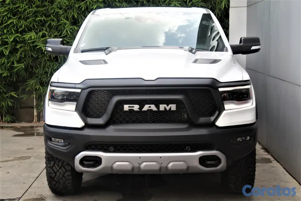 2026 Otra Ram REBEL — foto 3 / 10