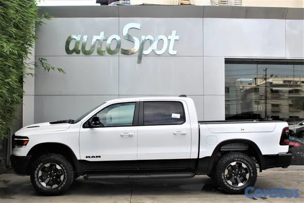 2026 Otra Ram REBEL — foto 6 / 10