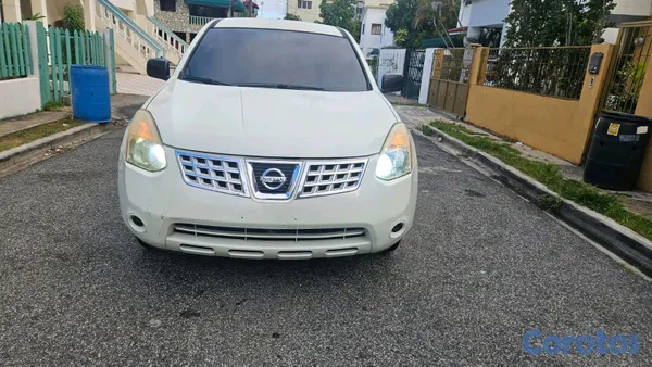 2010 Nissan Rogue — foto 2 / 9