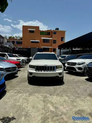 2012 Jeep Grand Cherokee L — foto 2 / 10
