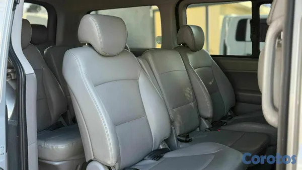 2020 Hyundai Grand Starex — foto 3 / 8