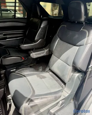 2020 Ford Explorer — foto 6 / 13