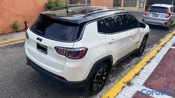 2020 Jeep Compass — foto 3 / 11