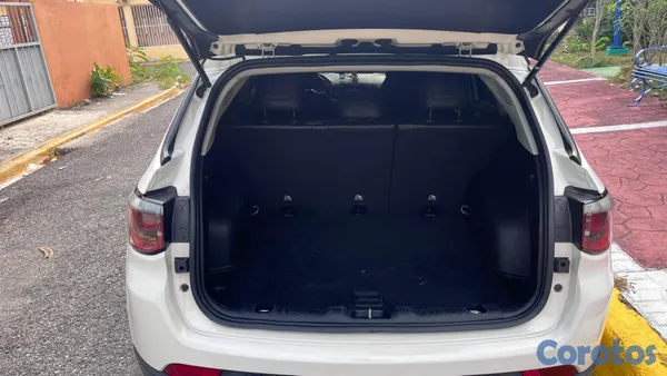 2020 Jeep Compass — foto 7 / 11