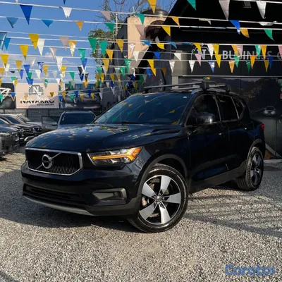 2021 Volvo XC40 T4 MOMENTUM