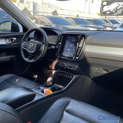2021 Volvo XC40 T4 MOMENTUM — foto 3 / 10