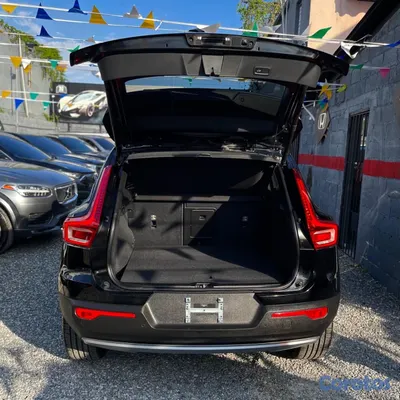 2021 Volvo XC40 T4 MOMENTUM — foto 5 / 10
