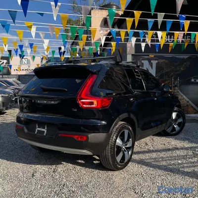 2021 Volvo XC40 T4 MOMENTUM — foto 7 / 10