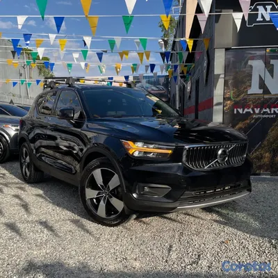 2021 Volvo XC40 T4 MOMENTUM — foto 8 / 10
