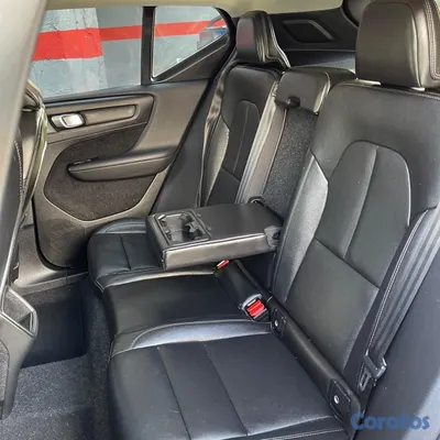 2021 Volvo XC40 T4 MOMENTUM — foto 10 / 10