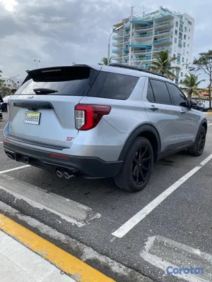 2020 Ford Explorer — foto 6 / 11