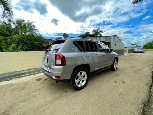 2015 Jeep Compass — foto 2 / 3