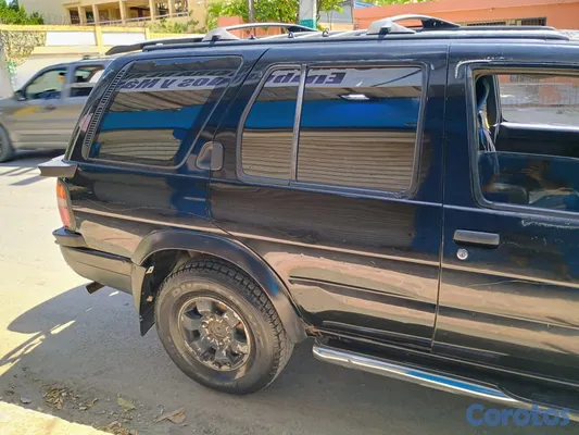 1996 Nissan Pathfinder — foto 10 / 12