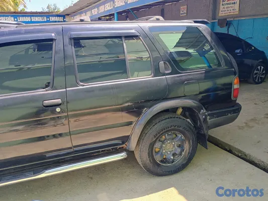 1996 Nissan Pathfinder — foto 11 / 12