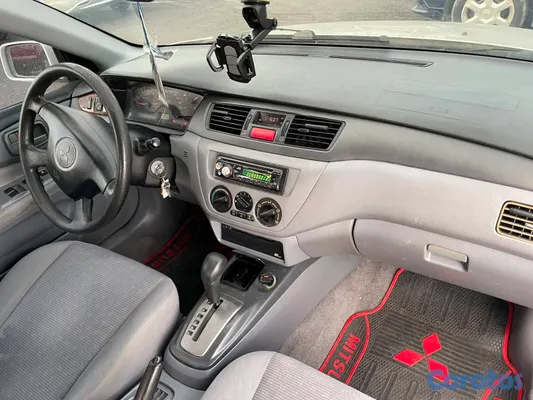 2005 Mitsubishi Lancer — foto 2 / 8