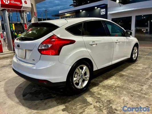 2013 Ford Focus — foto 4 / 7