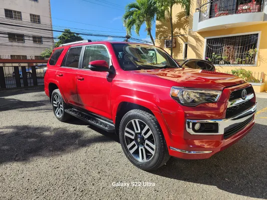 2019 Toyota 4 Runner — foto 2 / 8