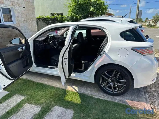 2012 Lexus CT — foto 7 / 9
