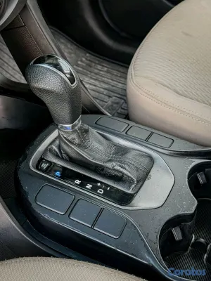 2013 Hyundai Santa Fe — foto 9 / 12
