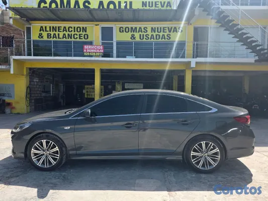 2020 Hyundai Sonata — foto 3 / 10