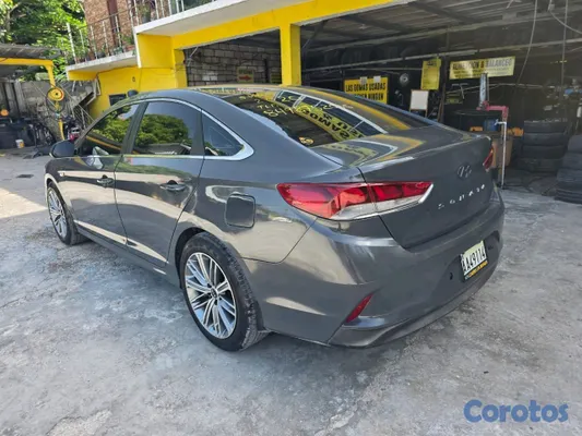 2020 Hyundai Sonata — foto 6 / 10