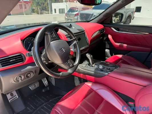 2022 Maserati Levante Modena — foto 2 / 10