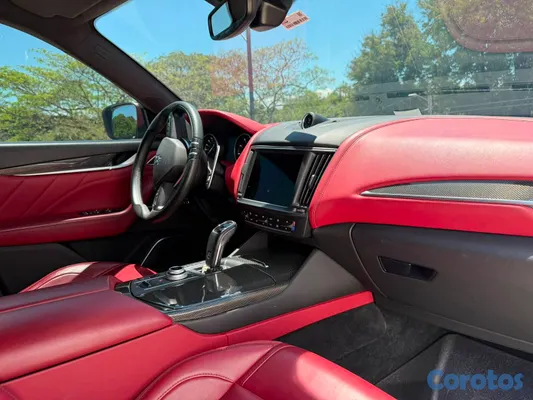 2022 Maserati Levante Modena — foto 4 / 10