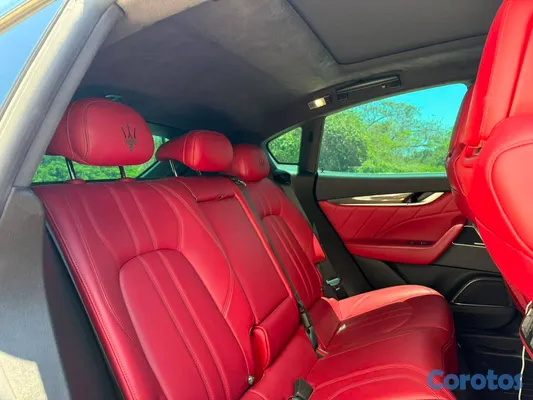 2022 Maserati Levante Modena — foto 7 / 10