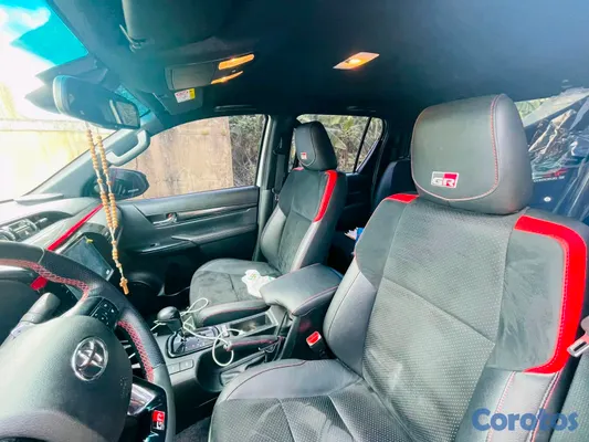 2023 Toyota Hilux — foto 2 / 10