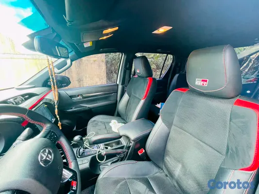 2023 Toyota Hilux — foto 4 / 10