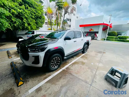2023 Toyota Hilux — foto 10 / 10