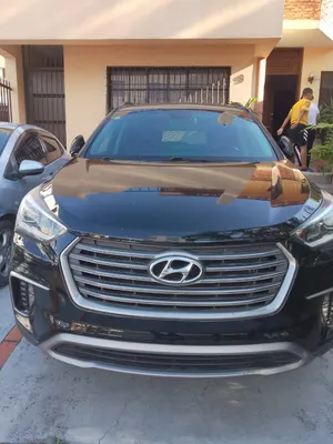 2017 Hyundai Santa Fe — foto 2 / 4