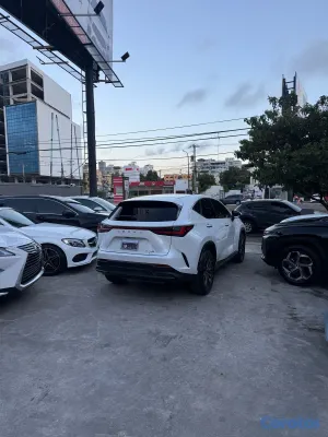 2023 Lexus NX — foto 8 / 10