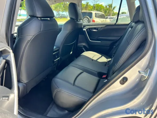 2020 Toyota Rav-4 — foto 5 / 10