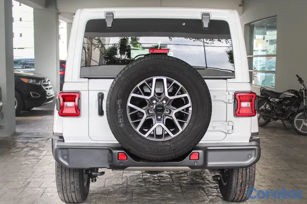 2026 Jeep Wrangler — foto 4 / 9