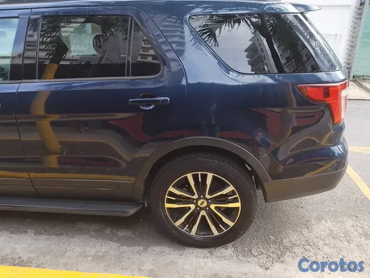 2017 Ford Explorer — foto 8 / 20