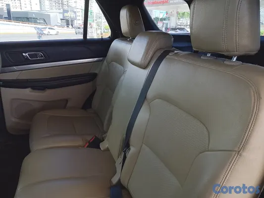 2017 Ford Explorer — foto 9 / 20