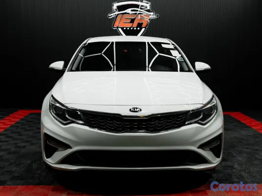 2020 Kia Optima — foto 2 / 11