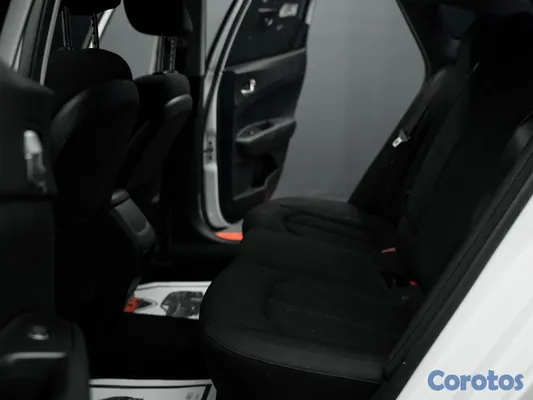 2020 Kia Optima — foto 4 / 11