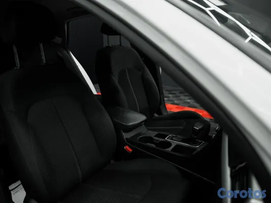 2020 Kia Optima — foto 5 / 11