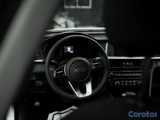 2020 Kia Optima — foto 6 / 11